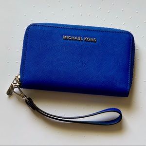 Michael Kors Multi- Function Wallet & Phone Holder